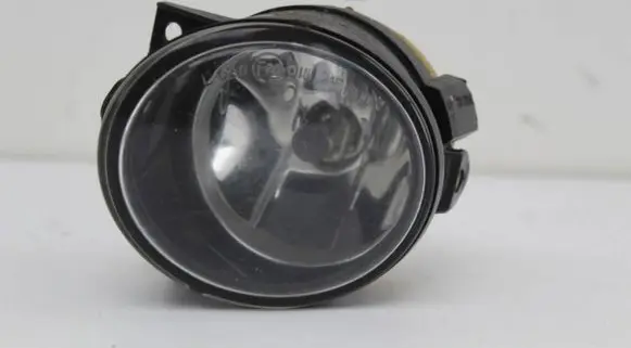 Volkswagen Golf V Front fog light