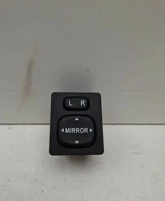 Wing mirror switch