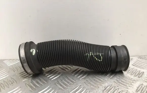 Opel Astra H Air intake duct part 13105267