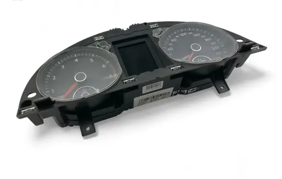 Volkswagen PASSAT B6 Speedometer (instrument cluster) 3C0920872H