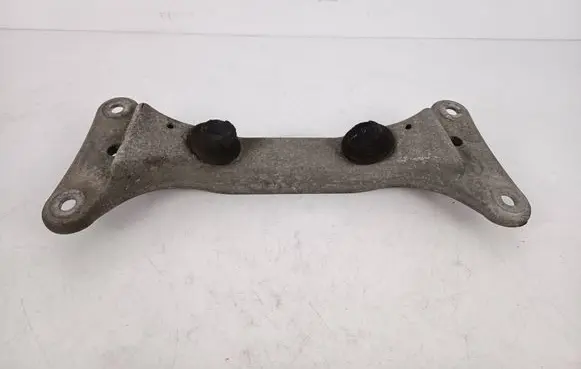 BMW 1 E82 E88 Gearbox mounting bracket 6778059