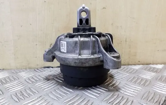 BMW 5 F10 F11 Engine mount bracket 6785602