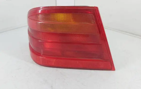 Mercedes-Benz E W210 Tailgate rear/tail lights A2108200164