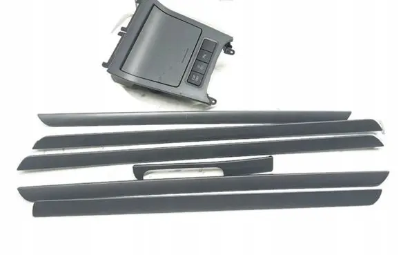 Volkswagen Golf V Dashboard glove box trim