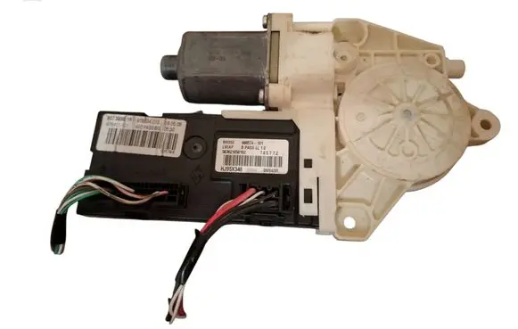 Renault Laguna III Front door window regulator motor 807300001R 978934015 988574101