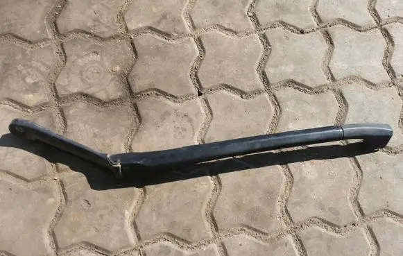 Volkswagen Phaeton Front wiper blade arm 3D1955409