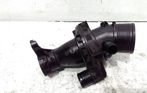 Nissan Qashqai Turbo air intake inlet pipe/hose 165761844R