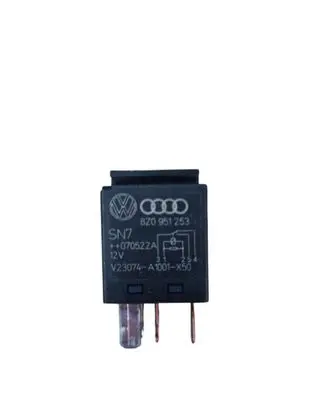 Audi Q7 4L Other relay 8Z0951253 4070522A 4H0951253C