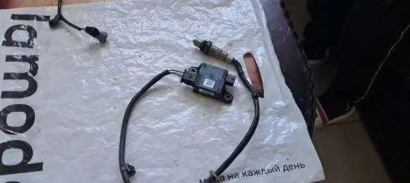Toyota Land Cruiser J300 Exhaust gas temperature sensor 401990543 1277023466