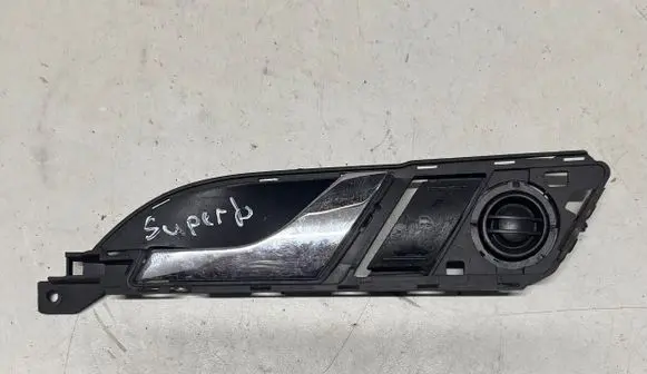 Skoda Superb B5 (3U) Rear door interior handle 12196730