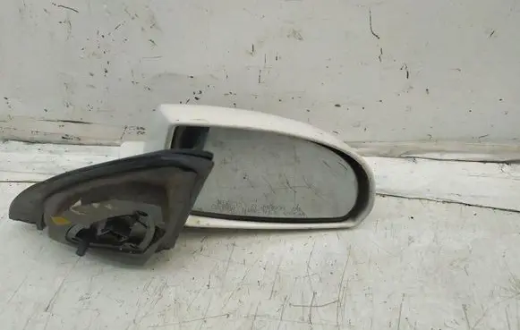 KIA Rio Front door electric wing mirror E11015763