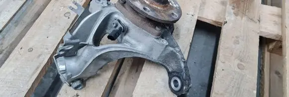 Front wheel hub spindle knuckle