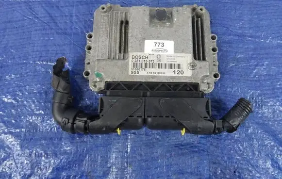 Alfa Romeo Mito Engine control unit/module 51860178 0281015573