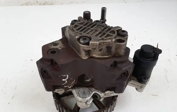 Opel Vivaro Fuel injection high pressure pump 0986437301 0445010075 7700104018D