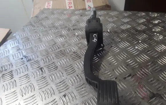 Citroen C4 I Accelerator pedal position sensor 0280755122 9683001580