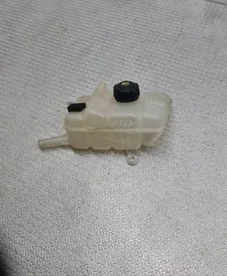 Renault Megane IV Coolant expansion tank/reservoir 217104048R