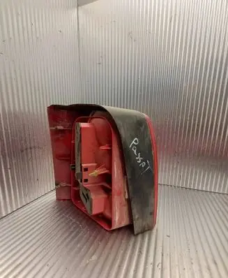 Volkswagen PASSAT B5 Rear/tail lights 393366 392846