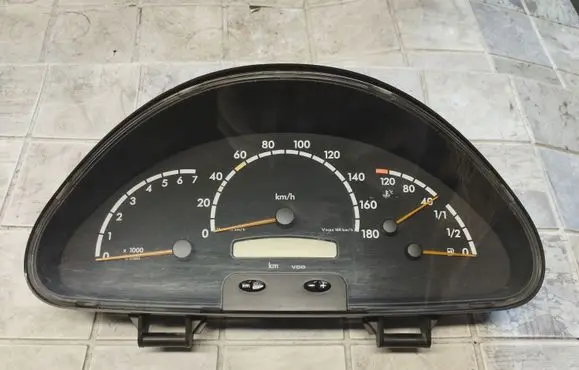 Mercedes-Benz Sprinter W901 W902 W903 W904 Speedometer (instrument cluster) A0014468521 680121