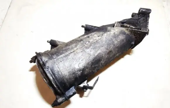 Mercedes-Benz C W202 Oil filter cover 6061840202