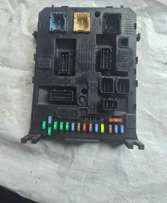 Citroen C4 Grand Picasso Fuse module 281197595