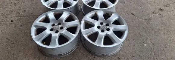 Toyota Avensis T250 R17 alloy rim 