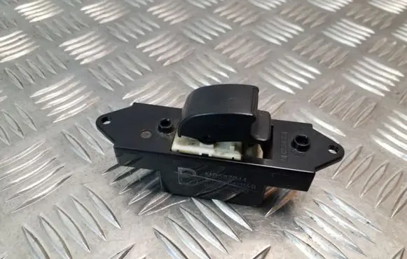 Mitsubishi ASX Electric window control switch MR587944