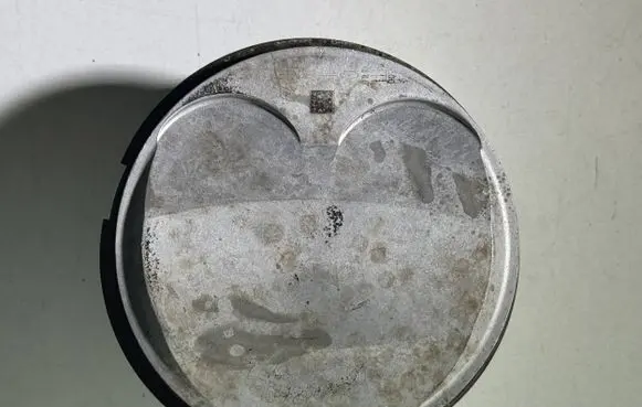 BMW M3 e92 Piston 7840922