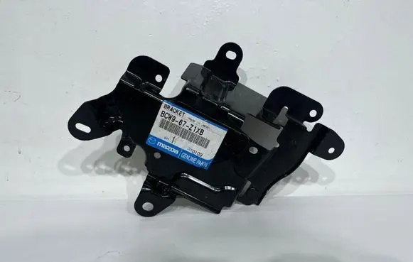 Mazda 2 Steering rack mounting bracket BCW967Z1XB