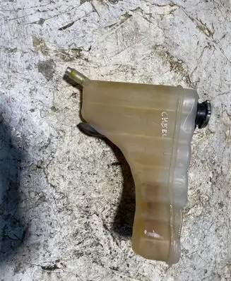 Dodge Challenger Coolant expansion tank/reservoir
