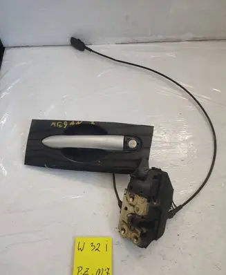 Renault Megane II Front door lock 8974164