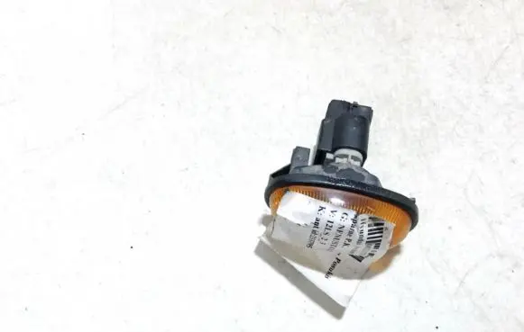 Hyundai Accent Front fender indicator light