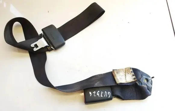 Toyota Yaris Middle seatbelt (rear) d016001 7h7520