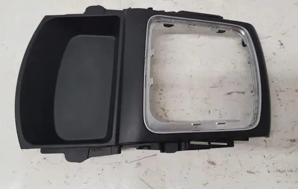 Hyundai i30 Gear shifter surround trim plastic