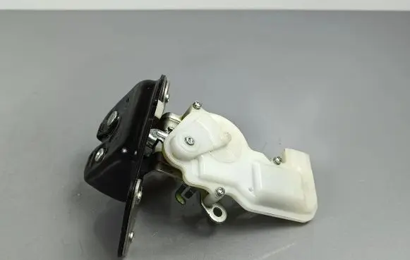 Jeep Cherokee Tailgate/trunk/boot lock/catch/latch