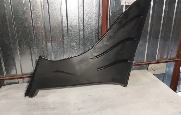 Tesla Model S Intercooler air channel guide 105933500B