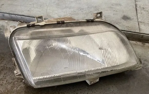 Seat Alhambra (Mk1) Headlight/headlamp 7M1941016 0301048302
