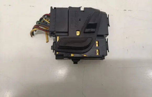 Mercedes-Benz E W212 Seat control switch A2048701858