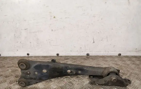 Toyota RAV 4 (XA40) Rear suspension control arm RAV14KPGISILGINE