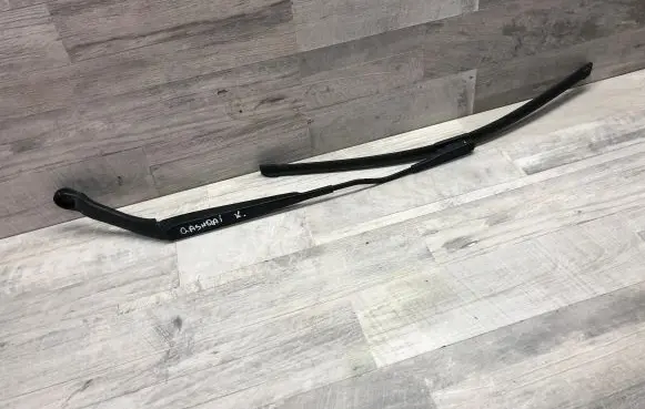 Windshield/front glass wiper blade