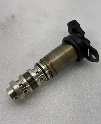 BMW 1 E81 E87 Camshaft vanos timing valve 7584115