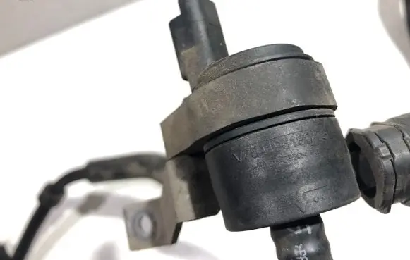 Citroen C4 Grand Picasso Vacuum valve V754196180