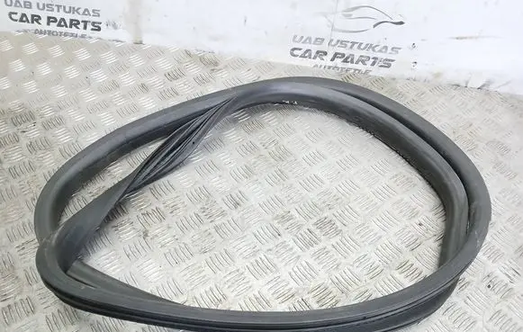 Volvo XC60 Front door rubber seal 