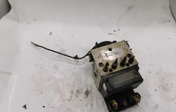 Nissan X-Trail T30 ABS Pump 47600AR005 3715E0138