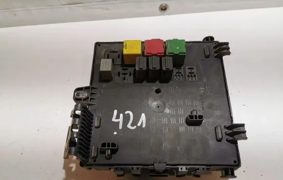 Opel Signum Fuse module 13112909