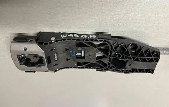 Volkswagen Sharan Front door exterior handle/bracket 5L0837885B