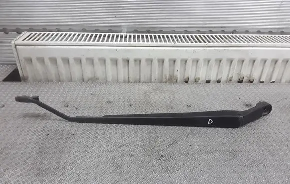 Toyota Corolla Verso E121 Front wiper blade arm