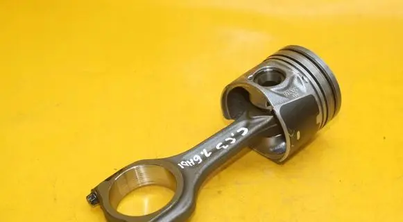 Citroen C3 Piston with connecting rod 074132