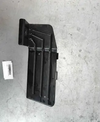 BMW 3 E92 E93 Radiator support slam panel bracket 16127174891 16124027677 7174891