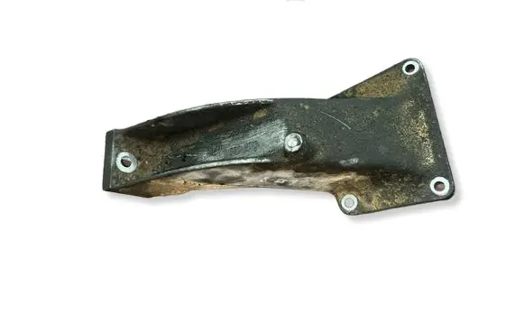 BMW 5 E39 Engine mounting bracket 2211