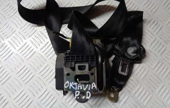 Skoda Octavia Mk2 (1Z) Front seatbelt 1Z0857702A